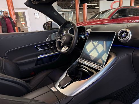 Used 2023 Mercedes-Benz SL 43 AMG w/ Driver Assistance Package image 30