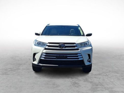 Used 2018 Toyota Highlander XLE AWD/4WD image 2