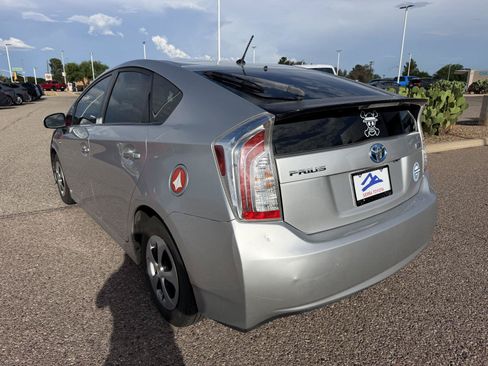 Used 2014 Toyota Prius Two FWD image 3