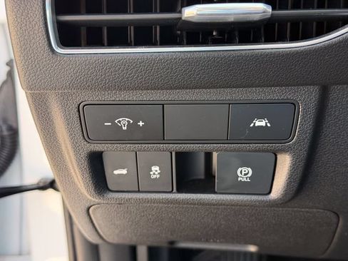 Used 2021 Hyundai Sonata Limited w/ Preferred Accessory Package FWD image 8