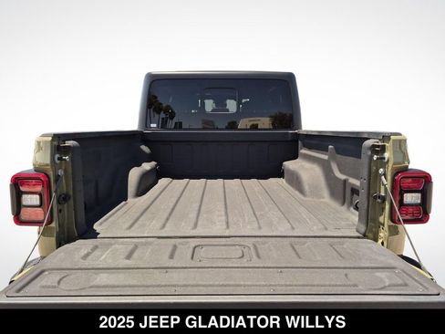 Used 2025 Jeep Gladiator Sport AWD/4WD image 24