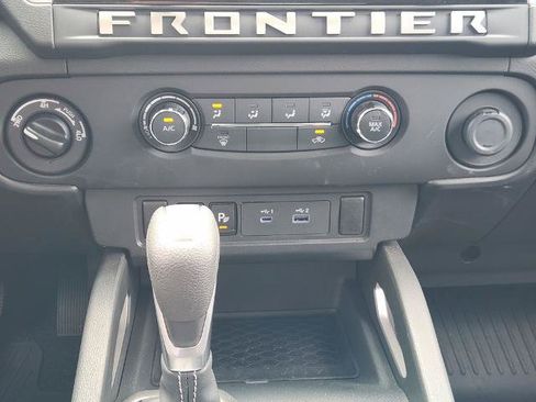 Certified 2025 Nissan Frontier SV AWD/4WD image 15