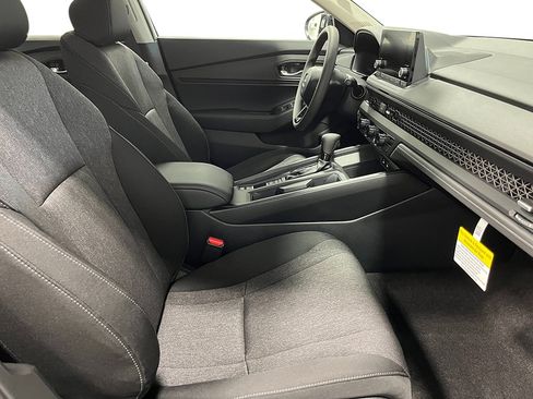 Used 2025 Honda Accord SE image 25
