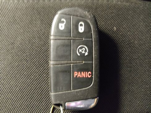 Used 2016 Jeep Renegade Latitude w/ Cold Weather Group AWD/4WD image 32