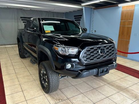 Used 2022 Toyota Tacoma TRD Off-Road image 6