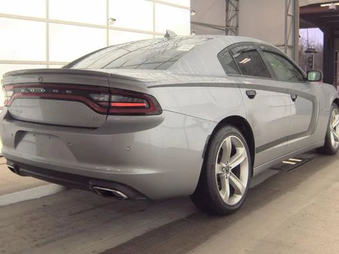Used 2018 Dodge Charger R/T RWD image 3