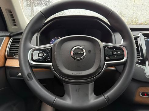 Used 2024 Volvo XC90 B6 Plus AWD/4WD image 24
