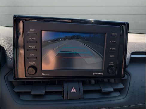 Used 2020 Toyota RAV4 XLE FWD image 22
