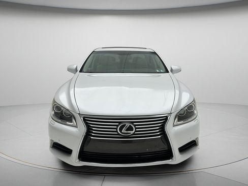 Used 2014 Lexus LS 460 AWD w/ Comfort Package image 2