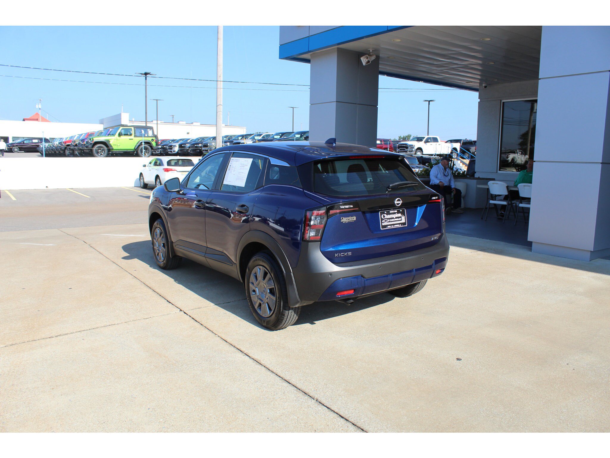 Used 2025 Nissan Kicks S AWD/4WD image 7