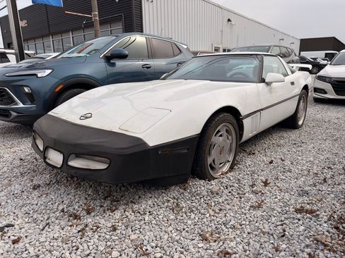 Used 1989 Chevrolet Corvette Coupe image 2