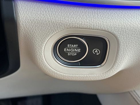 Used 2025 Mercedes-Benz GLE 350 4MATIC image 29