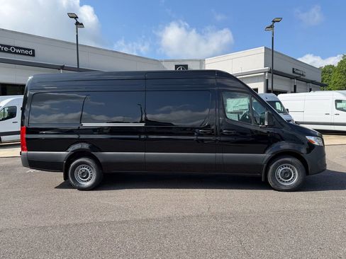 New 2026 Mercedes-Benz Sprinter 2500 image 11