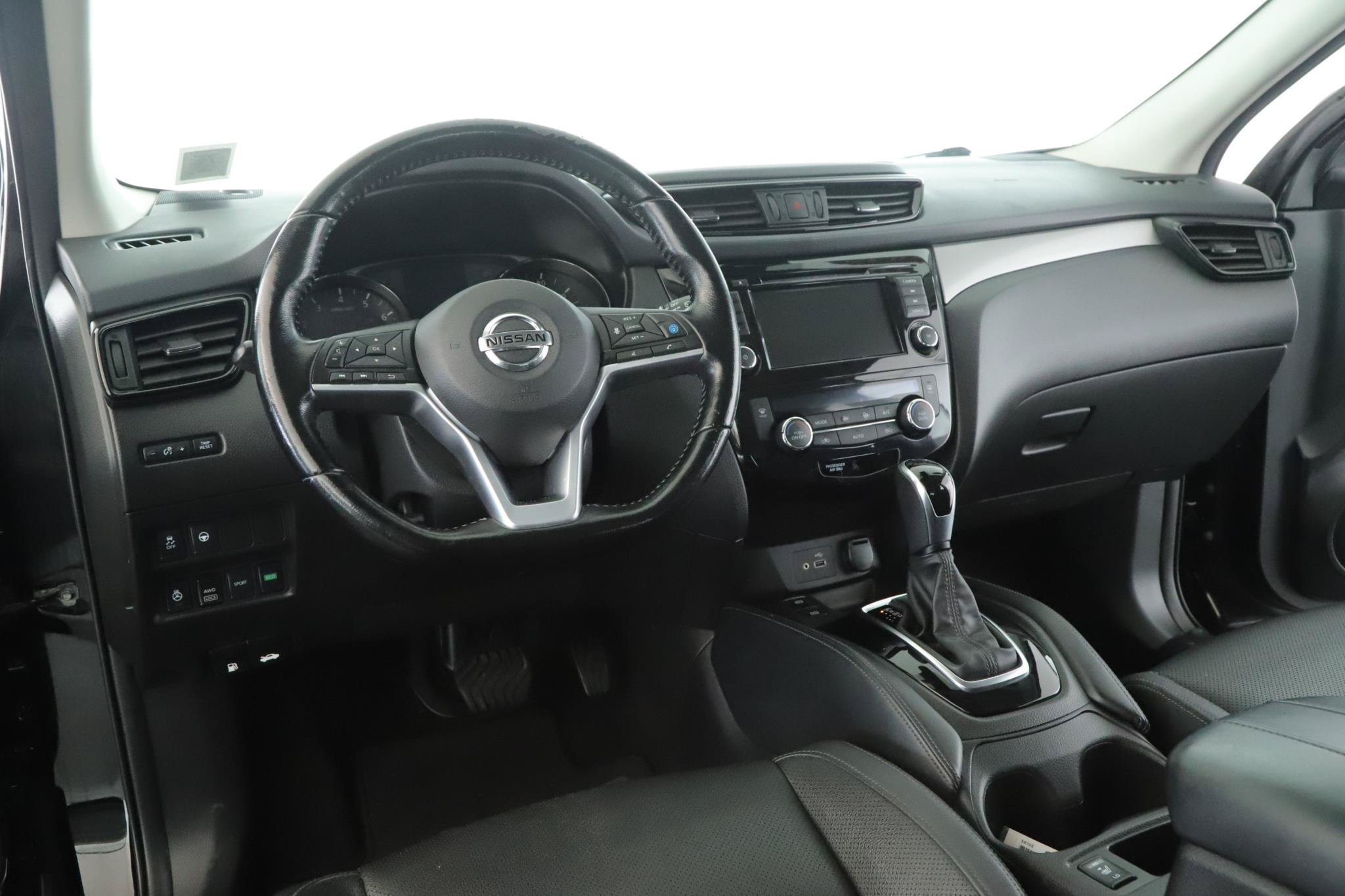 Used 2020 Nissan Rogue Sport SL AWD/4WD image 2