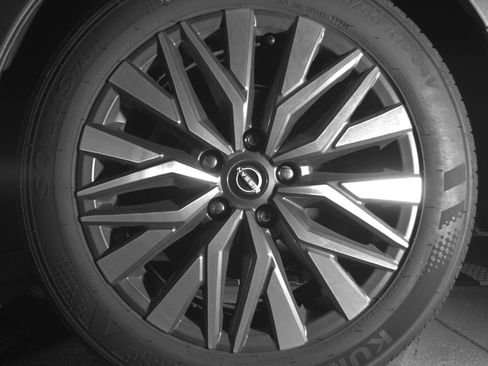 Used 2025 Nissan Altima 2.5 SV image 14