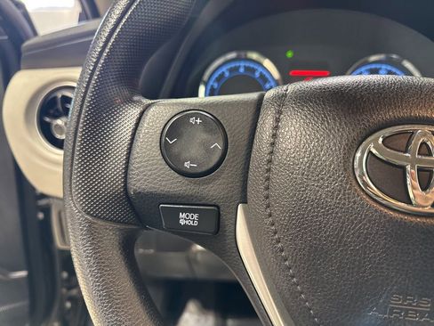 Used 2017 Toyota Corolla L image 12