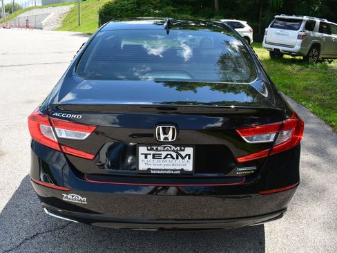 Used 2020 Honda Accord Touring image 6