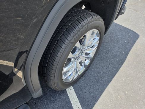 Used 2025 GMC Sierra 1500 Denali AWD/4WD image 9