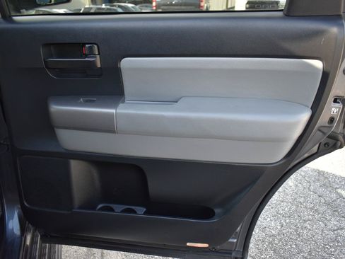 Used 2013 Toyota Sequoia SR5 AWD/4WD image 40