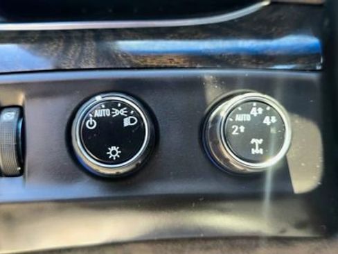 Used 2016 Cadillac Escalade Platinum image 16