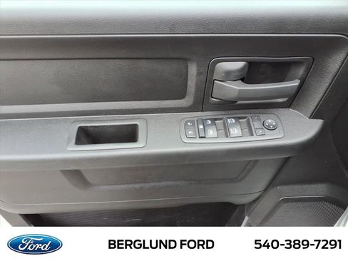 Used 2022 RAM 2500 Tradesman w/ Chrome Appearance Group image 18