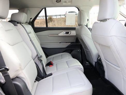 New 2026 Ford Explorer Active w/ Active Comfort Package image 12