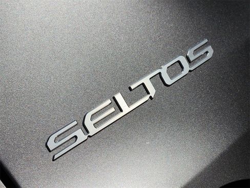 New 2026 Kia Seltos EX image 9