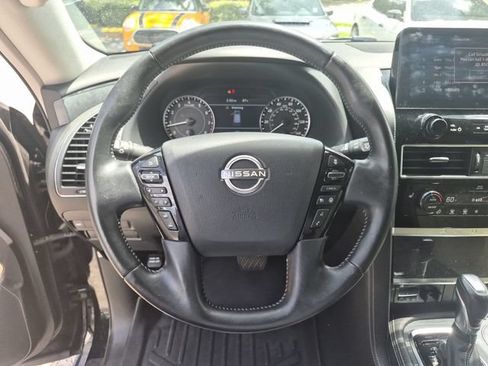 Used 2022 Nissan Armada SV w/ SV Appearance Package RWD image 12