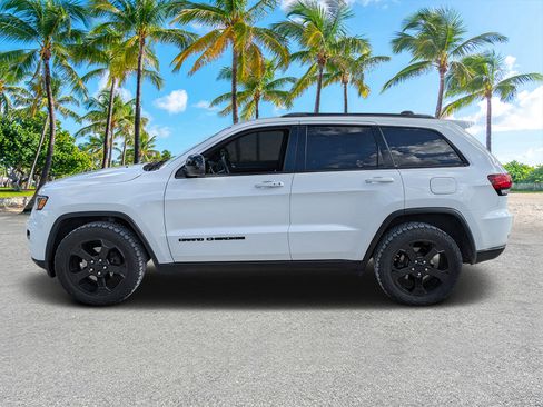 Used 2018 Jeep Grand Cherokee Laredo image 6