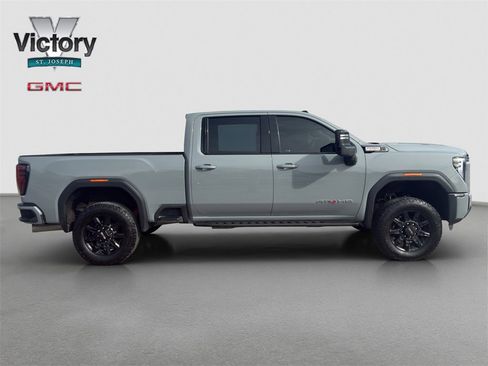 Used 2024 GMC Sierra 2500 AT4 w/ AT4 Premium Plus Package image 10