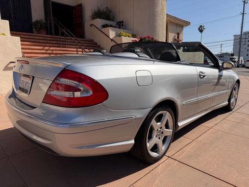 Used 2005 Mercedes-Benz CLK 500 Cabriolet w/ Lighting Pkg image 4
