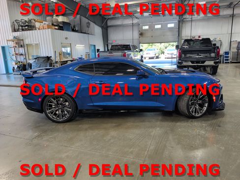 Used 2022 Chevrolet Camaro ZL1 RWD image 2