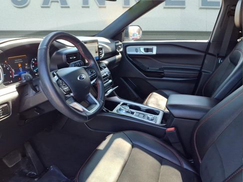 Used 2023 Ford Explorer ST-Line w/ Class IV Trailer Tow Package image 16