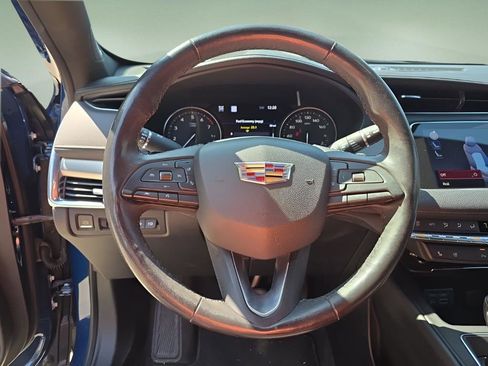 Used 2019 Cadillac XT4 Premium Luxury image 14