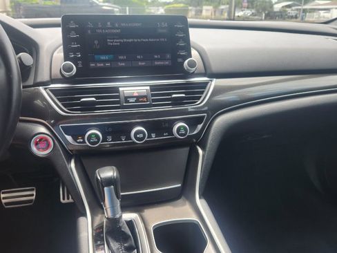 Used 2018 Honda Accord Sport image 19
