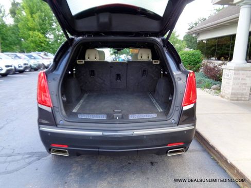 Used 2019 Cadillac XT5 Luxury w/ LPO, Radiant Package AWD/4WD image 23