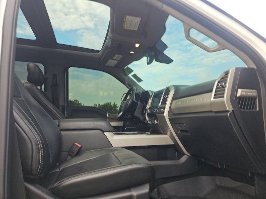 Used 2017 Ford F250 Lariat w/ Lariat Ultimate Package AWD/4WD image 5