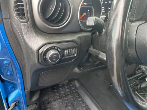 Used 2022 Jeep Gladiator Sport AWD/4WD image 23
