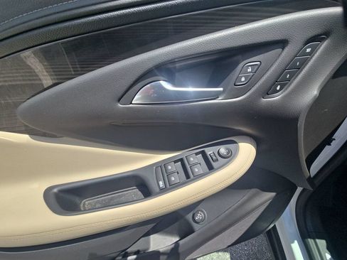 Used 2020 Buick Envision Essence FWD image 21