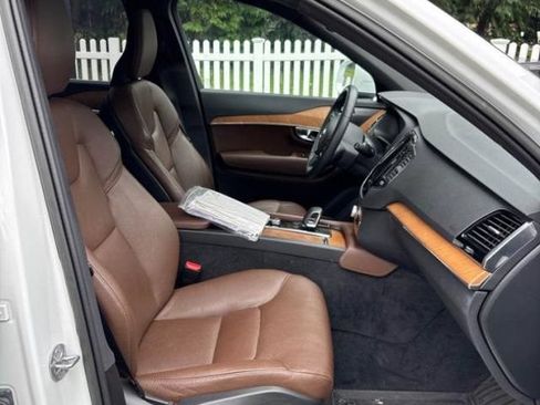 Used 2023 Volvo XC90 B6 Plus w/ Protection Package Premier AWD/4WD image 3