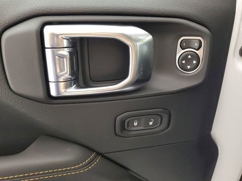 New 2025 Jeep Gladiator Sport image 28