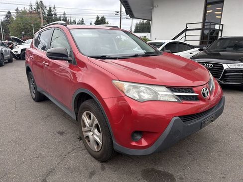 Used 2014 Toyota RAV4 LE AWD/4WD image 4