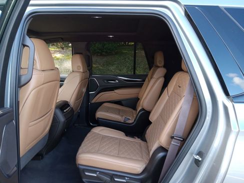 Used 2022 Cadillac Escalade Sport w/ Touring Package image 22