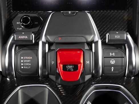 Used 2024 Lamborghini Urus Performante image 44