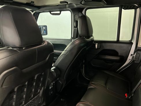 Used 2018 Jeep Wrangler Unlimited Rubicon image 19