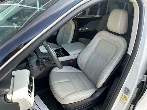 Certified 2025 Lincoln Aviator Reserve w/ Illumination Package AWD/4WD image 12