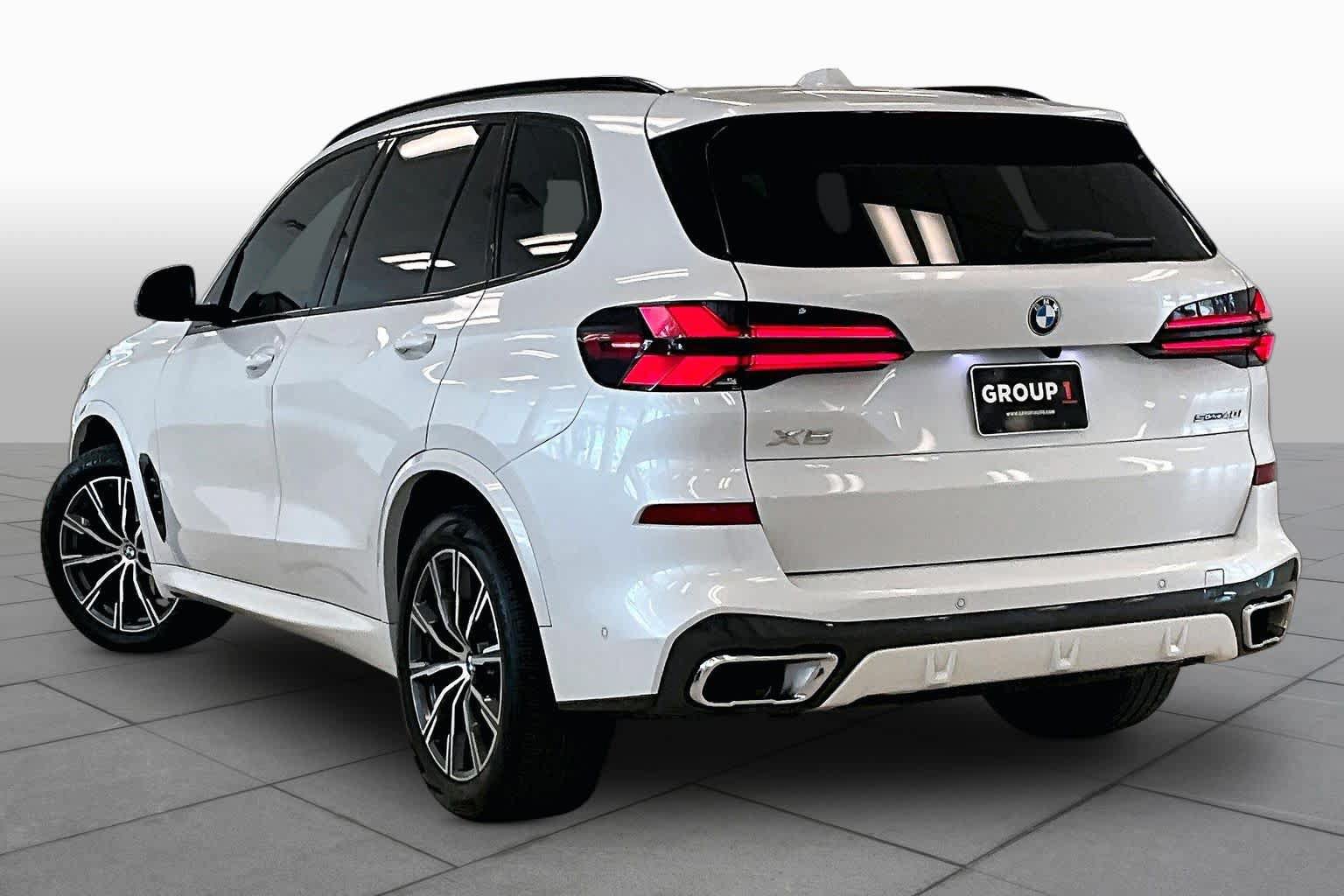 Used 2025 BMW X5 sDrive40i w/ Executive Package RWD image 11