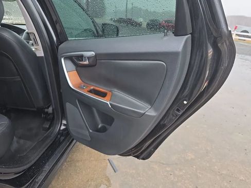 Used 2017 Volvo XC60 T5 Inscription image 39