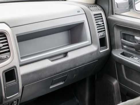 Used 2019 RAM 1500 Express w/ Express Value Package AWD/4WD image 12