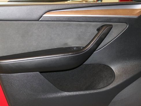 Used 2023 Tesla Model Y Performance image 52